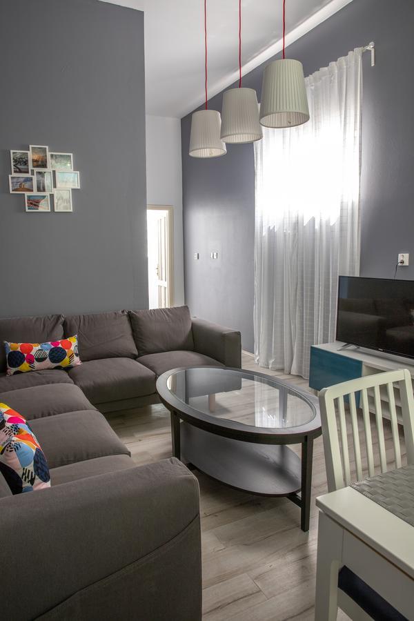 Apartmani Dina Биоград на Мору Екстериор снимка