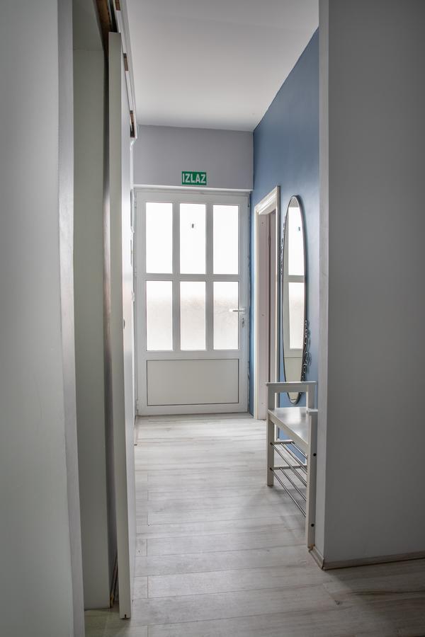 Apartmani Dina Биоград на Мору Екстериор снимка