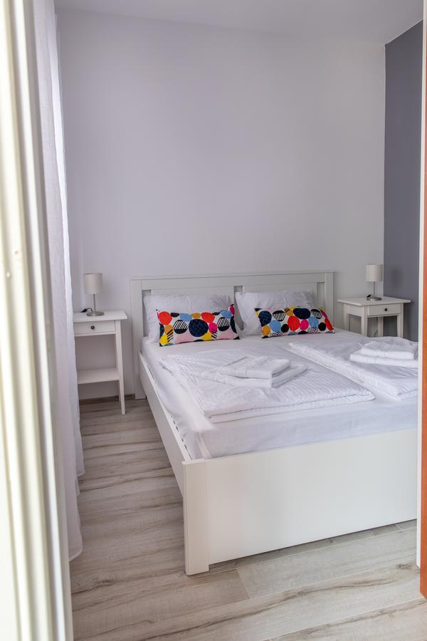 Apartmani Dina Биоград на Мору Екстериор снимка