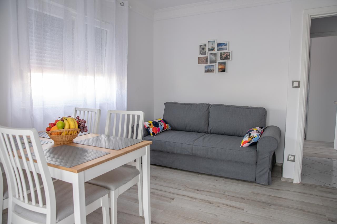 Apartmani Dina Биоград на Мору Екстериор снимка