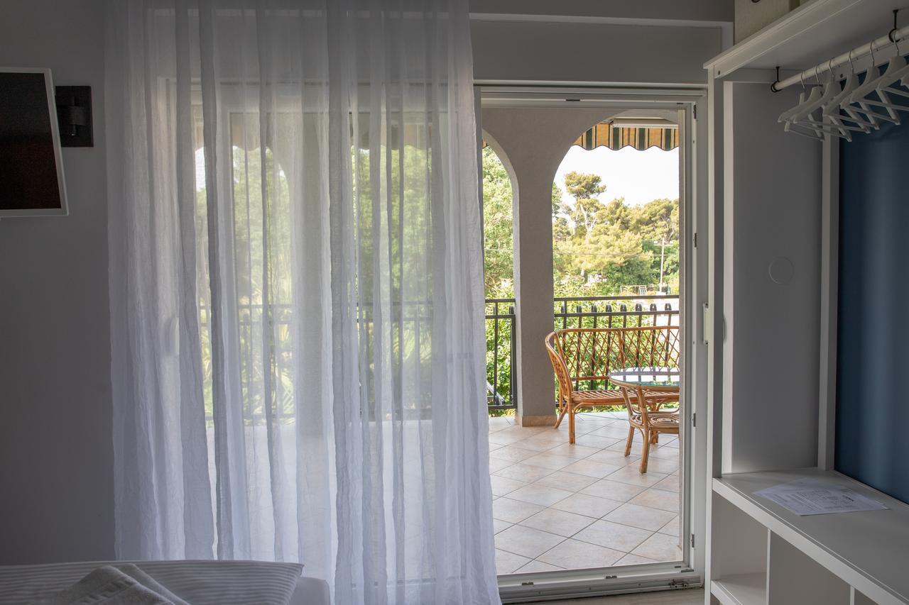 Apartmani Dina Биоград на Мору Екстериор снимка