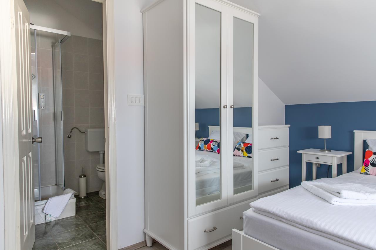Apartmani Dina Биоград на Мору Екстериор снимка
